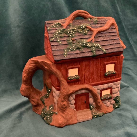 Vintage Cottage Tea Pot Decorative - Cottagecore - Picture 1 of 16